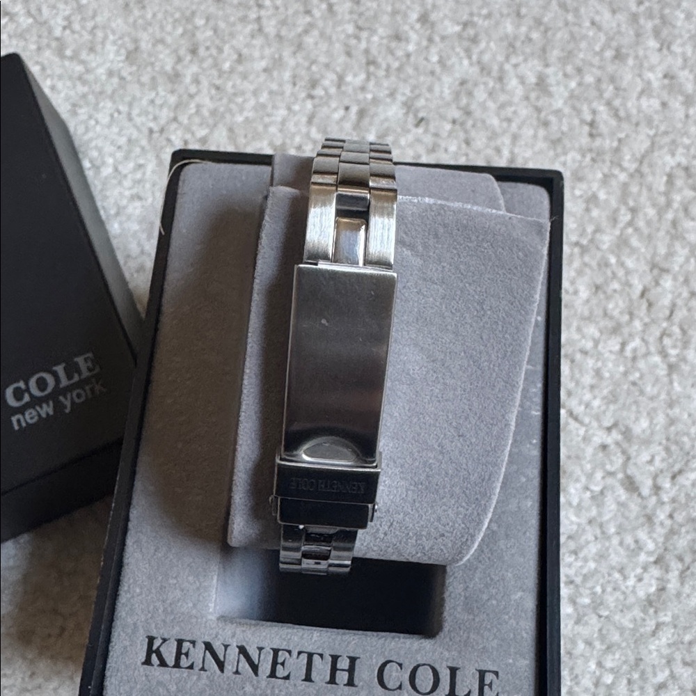 Vintage Kenneth Cole Black and Silver Watch - Picture 3 of 6
